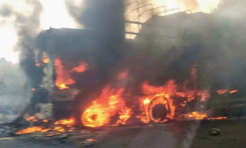 Truck fire on Phan Thiet - Dau Giay expressway causes traffic congestion