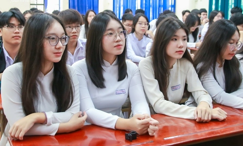 First Ho Chi Minh City school announces projected 10th grade enrollment targets