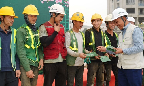 Ecoba Vietnam provides thousands of Tet gifts to employees