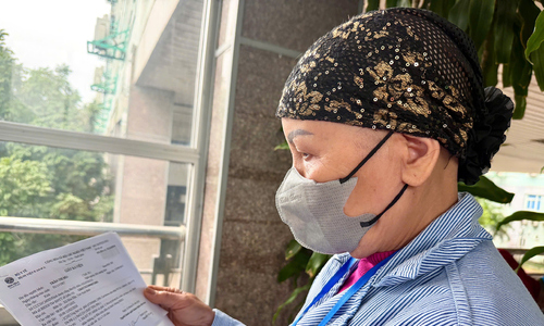 Cancer patients: "A doctor's signature is the ticket home for Tet"