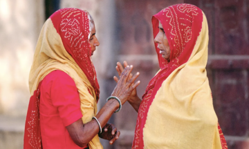 The mystery behind India's head wobble