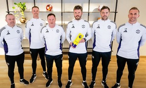 Carrick wins premier league manager of the month award