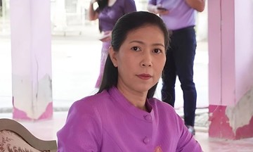 Thais mourn principal who 'took the place' of student