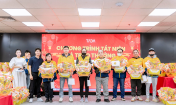 Tada hosts year-end celebration, honors driver partners