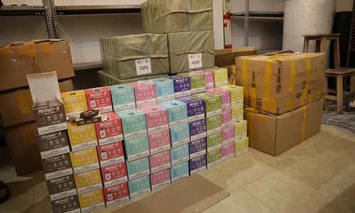 Two brothers accused of leading syndicate selling 50,000 e-cigarettes