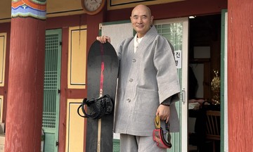 The 'snowboarding monk' behind South Korea's olympic triumph