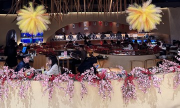 Restaurants fully booked on Valentine's night