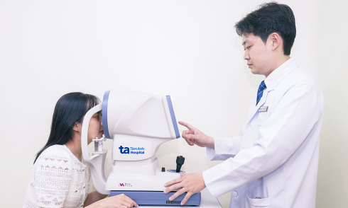 Four Tet holiday habits that can cause dry eyes