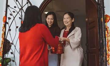 Auspicious ages for the first foot ritual in Binh Ngo year 2026