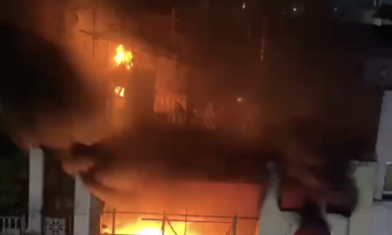 Three-story house in Ho Chi Minh City engulfed in flames on New Year's Eve