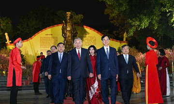 General Secretary To Lam extends New Year greetings to capital residents