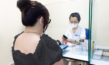 Does drinking alcohol cause low blood sugar?