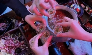 Does drinking alcohol on an empty stomach lead to higher blood alcohol levels?