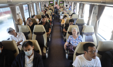 How to alleviate neck and lower back pain during travel by train, car, or plane