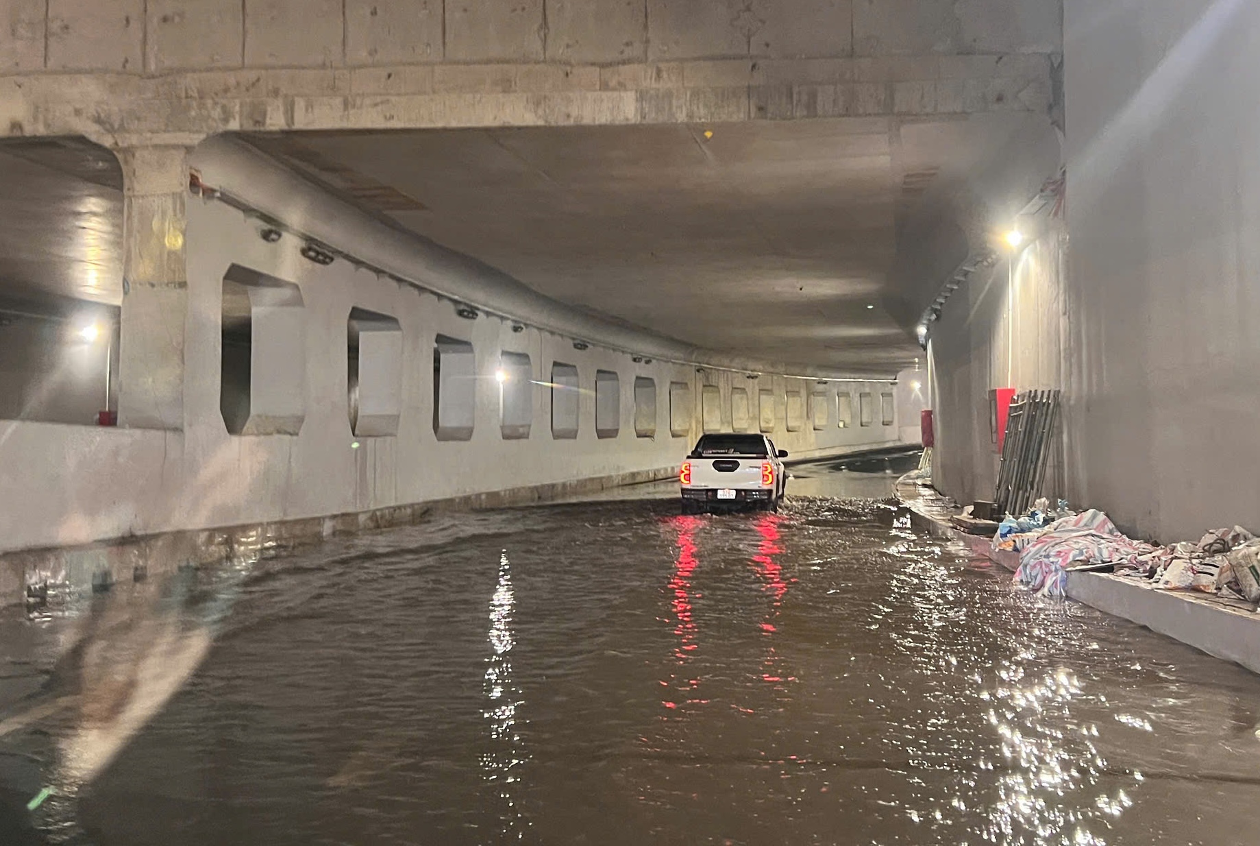 An Phu underpass deeply flooded two weeks after opening