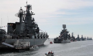 Russia warns of using warships to prevent Western seizure of oil tankers