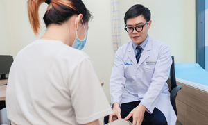 6 tips for spring travel for people with joint conditions