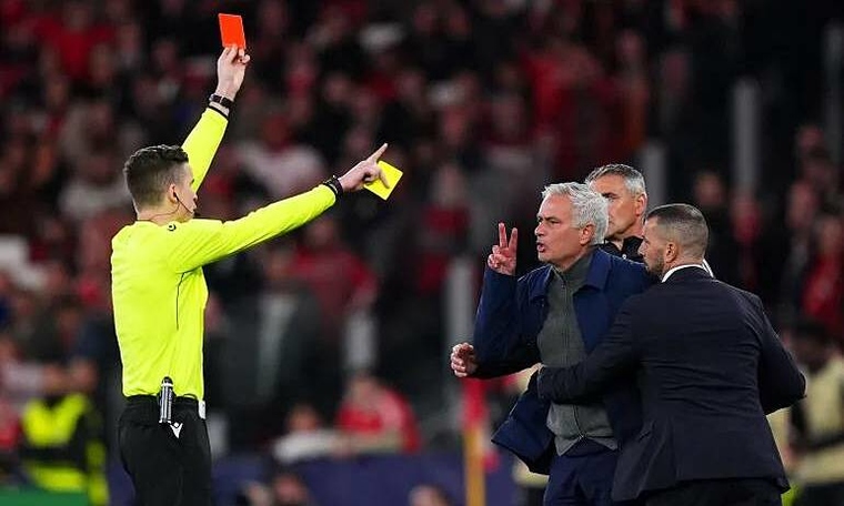 Mourinho accuses referee of favoritism towards Real