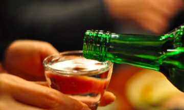 What happens to your thyroid when you drink alcohol?