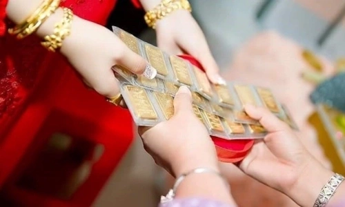 How is wedding gold divided after divorce?