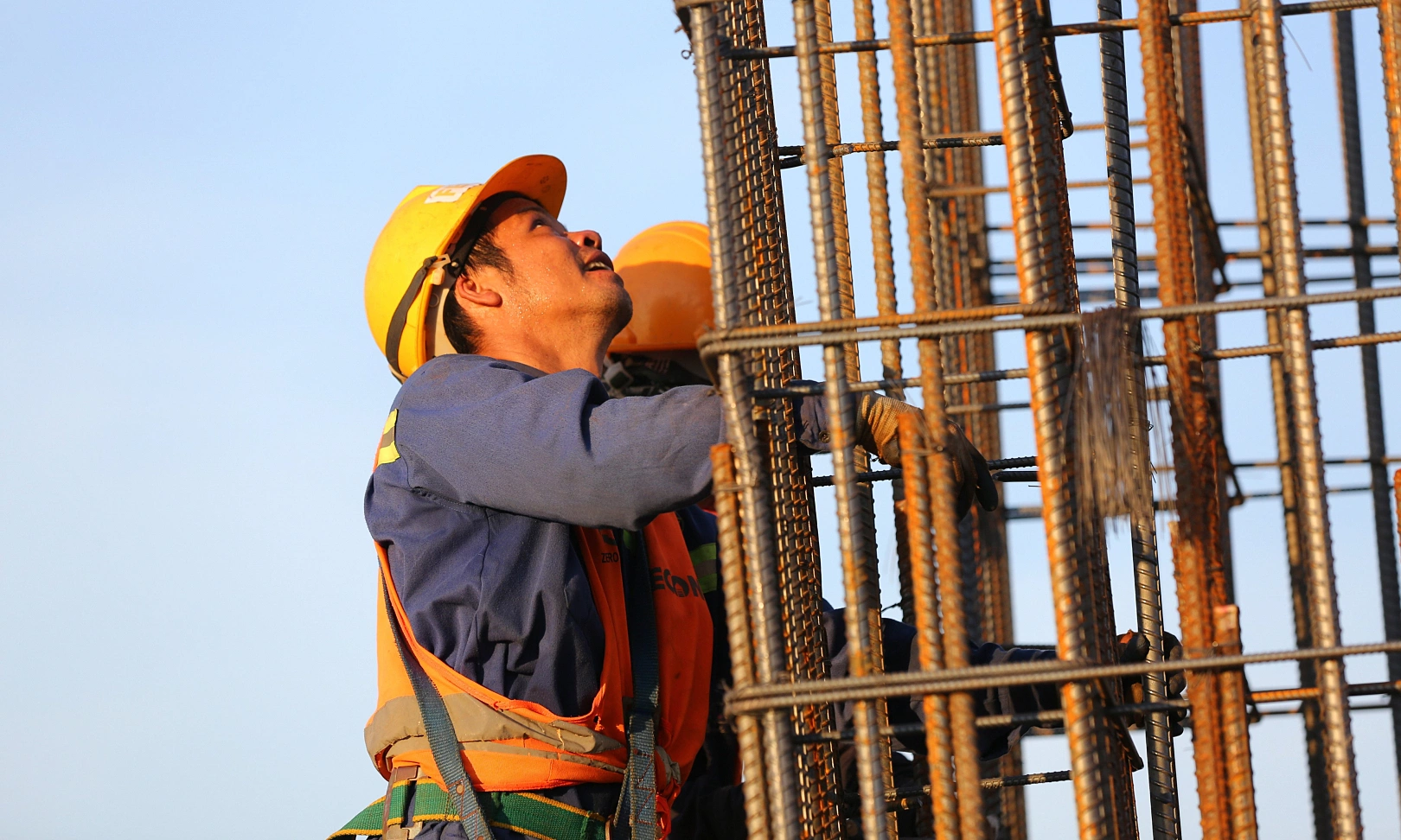 Construction contractor reduces over a trillion dong in revenue due to 'printing error'