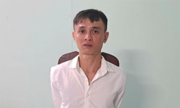 Man snatches gold bracelet, victim killed by truck