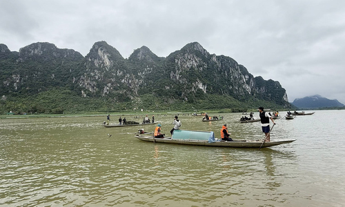 Bodies of grandfather and grandchild found after boat capsizes