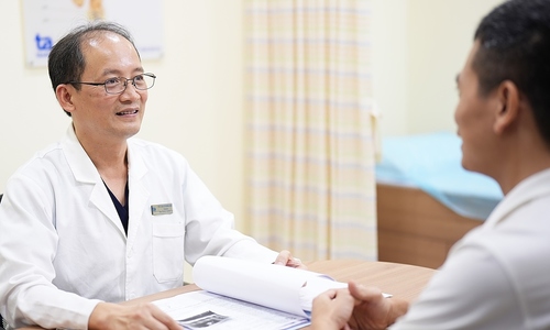 How alcohol increases the risk of acid reflux