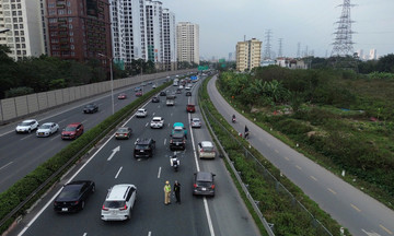 Temporary outbound ban expected in Hanoi, Ho Chi Minh City on 22/2