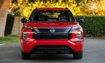 Japanese automakers continue as 'friends, not moving in together'