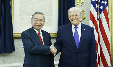 General Secretary To Lam meets US President Donald Trump at the White House