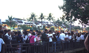 Hoi An 'choked' with visitors on New Year's day