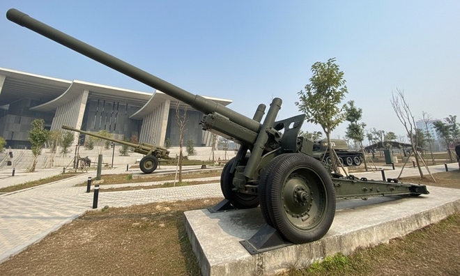 122 mm cannon involved in setting 4 US warships ablaze