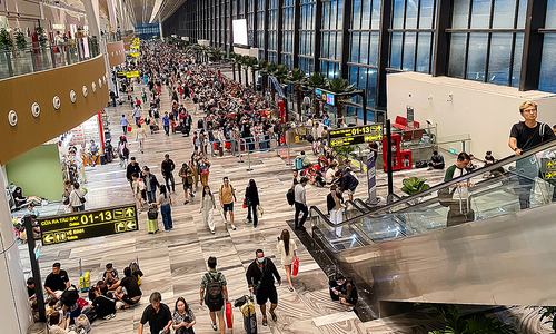 Tan Son Nhat airport welcomes record passenger numbers on the sixth day of Tet