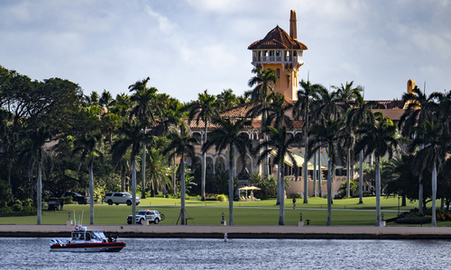 US announces identity of gunman shot dead at Trump's residence