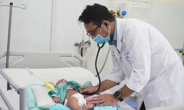 Why infants under one year old are susceptible to recurrent RSV infections?