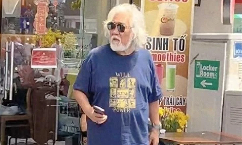 Wuxia film mogul's family vacations in Vietnam