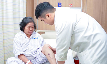 Knee replacement after 4 years in a wheelchair