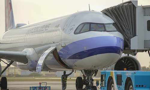 Tracking flying objects threatening Da Nang airport safety