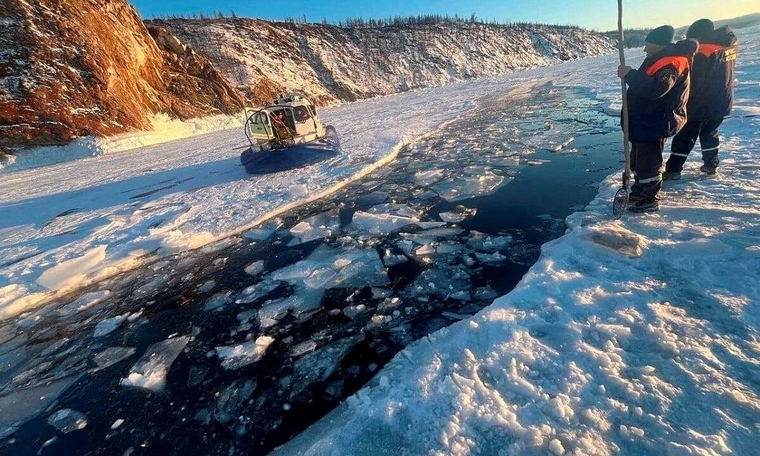 Russia recovers bodies of seven Chinese tourists from frozen Lake Baikal
