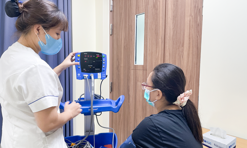 Why do children experience rapid weight gain and hormonal imbalance after Tet?