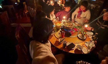 Guests accuse Y Ty homestay of driver's room accommodation, 'price gouging' on food