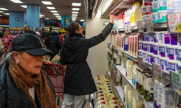 U.S., Canada recall over 1,530 tons of fried rice due to glass shard risk