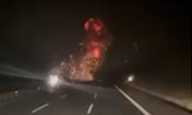 Turkey's F-16 crashes onto highway, explodes