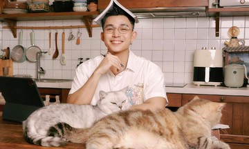 Jun Pham lives with his beloved cats in a 75 sqm apartment