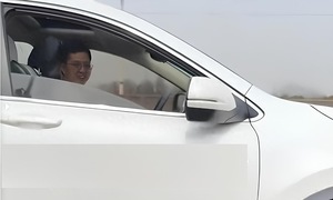 A chance meeting with a first love in heavy traffic