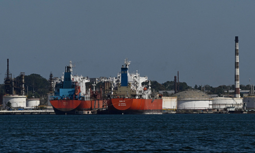 US paves the way for Venezuelan oil to Cuba