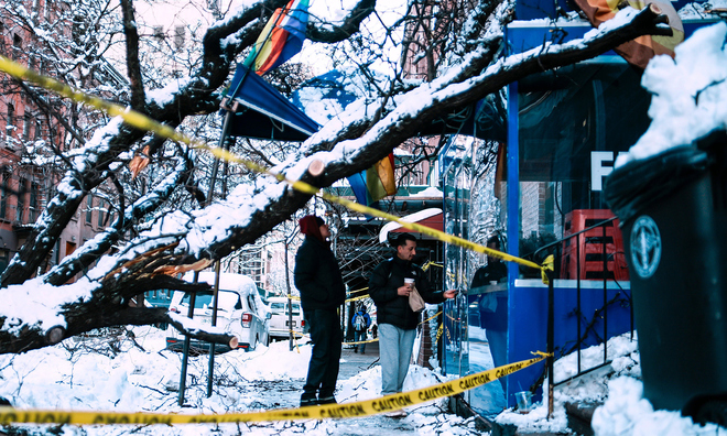 Northeastern US paralyzed in 'white desert'