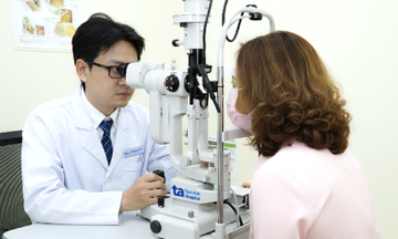 blurred vision, night glare caused by dry eyes