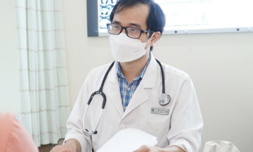 Is rust-colored phlegm a sign of lung cancer?